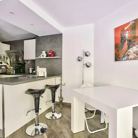 Beau T2 Refait A Neuf Avec Piscine Apartment
