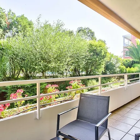 Beau T2 Refait A Neuf Avec Piscine Apartment